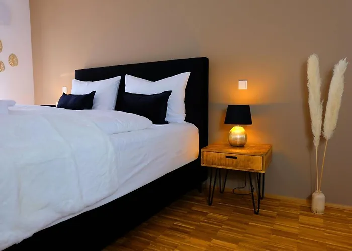 Design Nr 1 Mit Terrasse Und Parkplatz * اشتراوبينغ