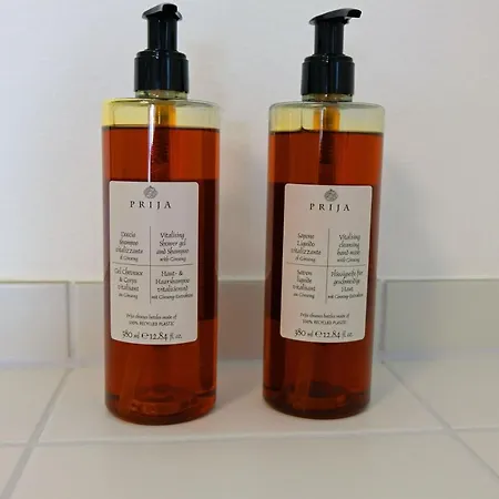 Design Nr 1 Mit Terrasse Und Parkplatz *